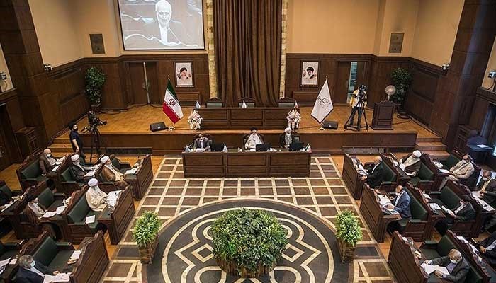 موکل-ضمن-عقد-خارج-لازم-حق-عزل-وکیل-را-از-خود-سلب-و-ساقط-نموده-است