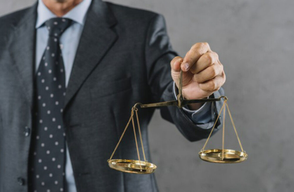 آشنایی-و-به-روز-رسانی-دانش-حقوقی