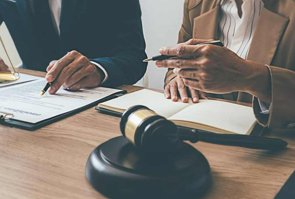 وکیل-پایه-یک-دادگستری-بیرجند-باید-چه-خصوصیاتی-داشته-باشد؟