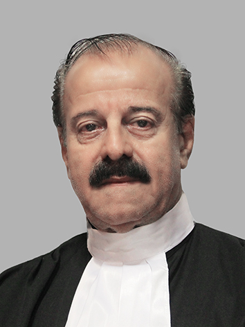 جناب-آقای-احمد-چشم-براه-وکیل-پایه-یک-دادگستری