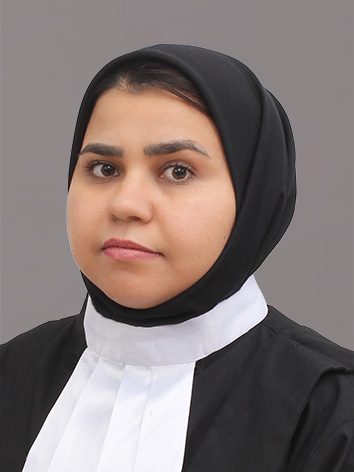 سرکار-خانم-عاطفه-کریمی-قدم-وکیل-پایه-یک-دادگستری