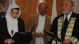 یک-زن-برای-اولین-بار-در-پاکستان-قاضی-شد+تصویر
