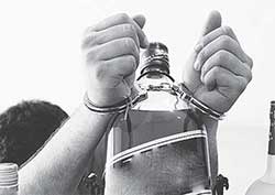 تعلیق-مجازات-در-جرم-قاچاق-مشروبات-الکلی